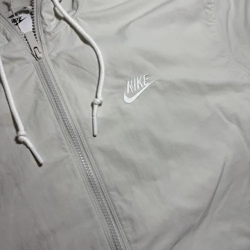 Campera Nike Rompeviento