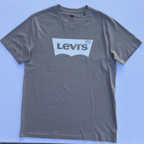 Remera Levis Standard