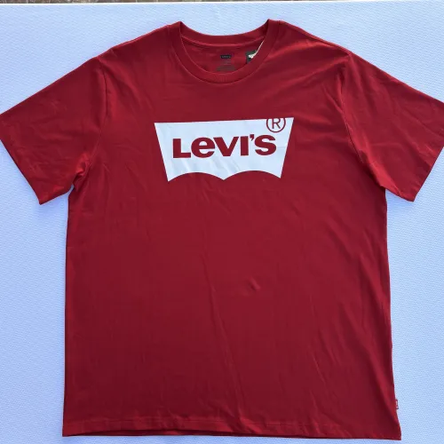 Remera Levis Standard
