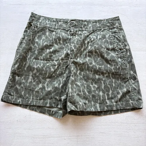 Shorts camuflado Gap